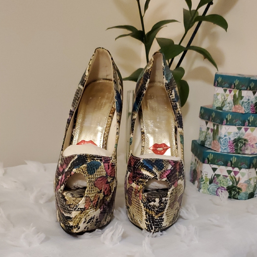 Elegant Multicolor Peep-Toe Heels